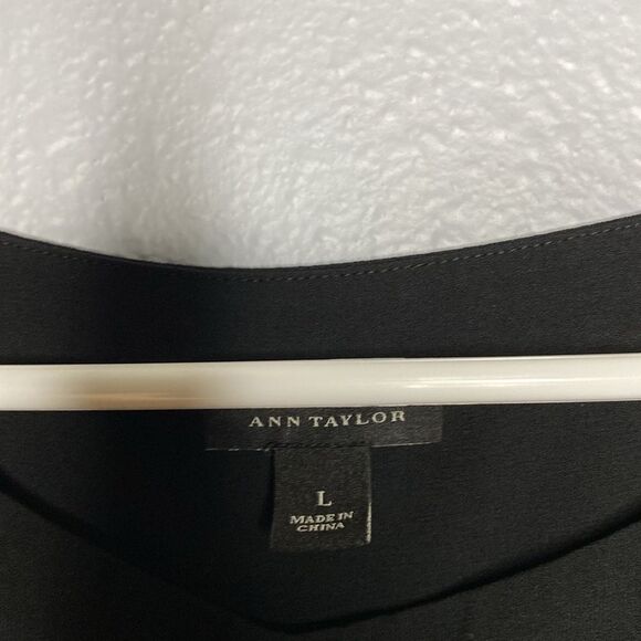 Ann Taylor Black Cap Sleeve with Gold Zipper Detailing Size Large - Picture 6 of 8